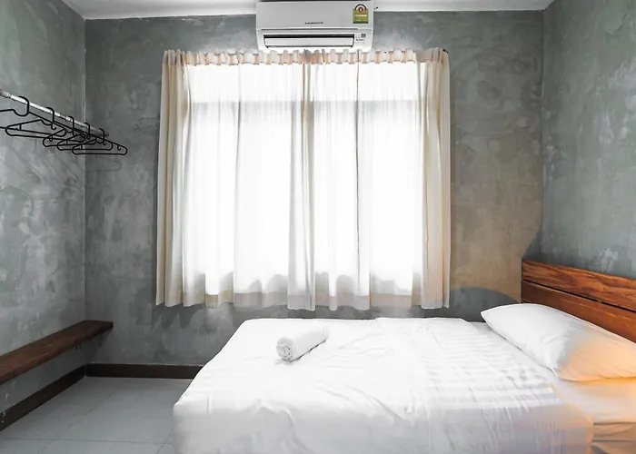 Siam Breeze - Self Check-in Hostel Bangkok