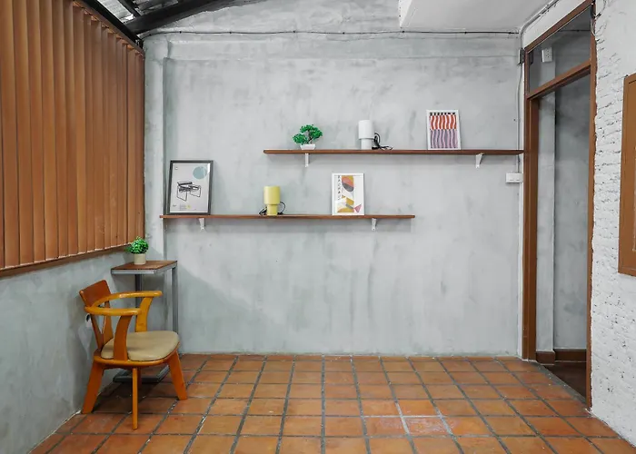 Siam Breeze - Self Check-in Hostel *