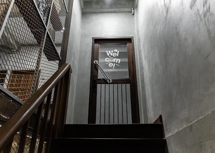 Siam Breeze - Self Check-in Hostel