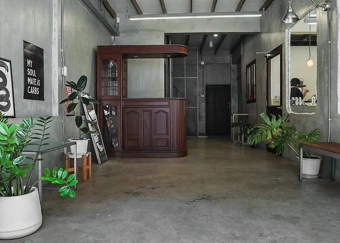 Siam Breeze - Self Check-in Hostel Bangkok
